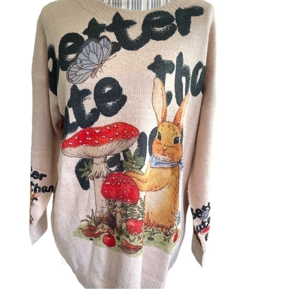 LADIES sweater, one size, roomy fit, polyester,cute graphic, excellent condition - Picture 2 of 5